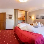 Carla 3*